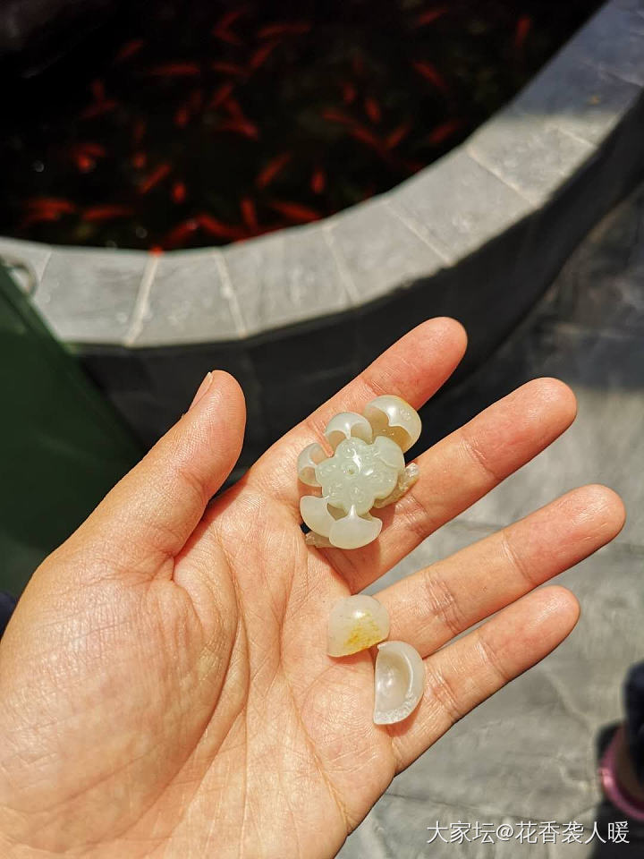 说说女士盘玩和田玉经历的两个阶段_和田玉