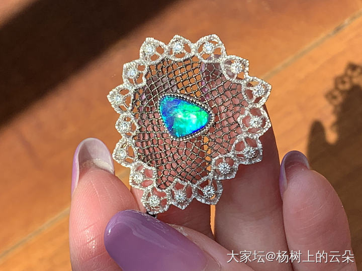 黑欧泊吊坠_欧泊彩色宝石