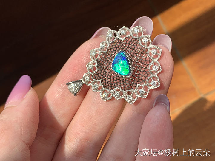 黑欧泊吊坠_欧泊彩色宝石