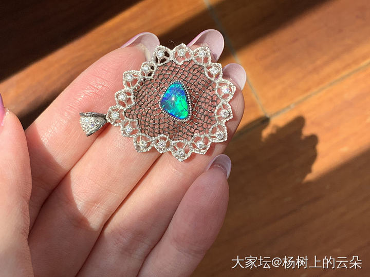 黑欧泊吊坠_欧泊彩色宝石