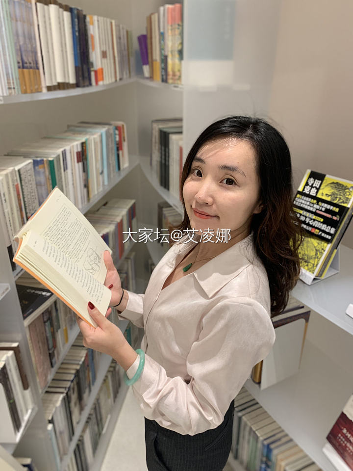 抛砖引玉～大家的镯子搭配起来整体看是什么效果？_翡翠