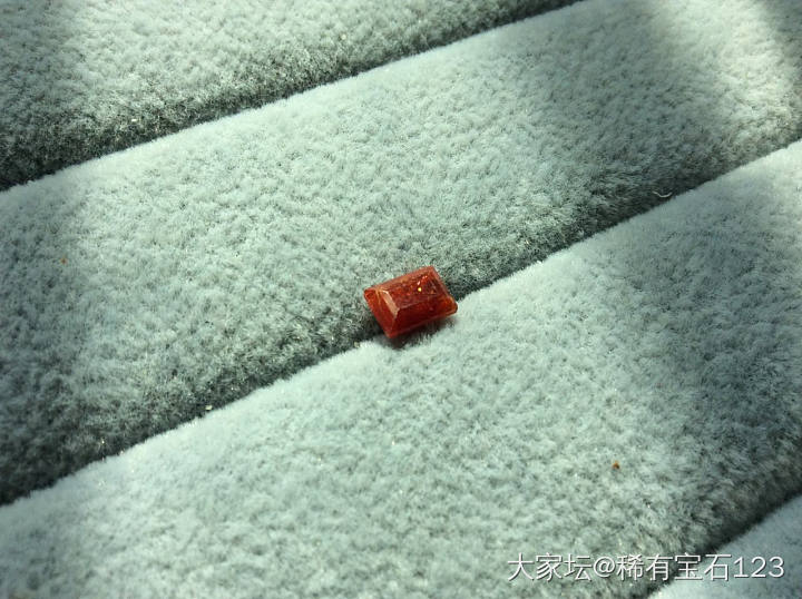 摩洛哥钒铅矿刻面3ct_少见宝石