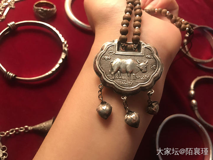 这样一个安静的晚上，盘点我所有的银饰_手镯琳琅满目银