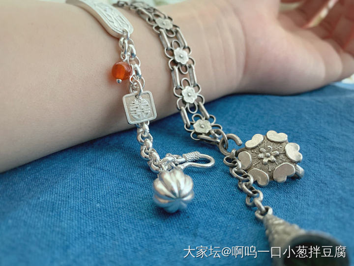 这样一个安静的晚上，盘点我所有的银饰_手镯琳琅满目银