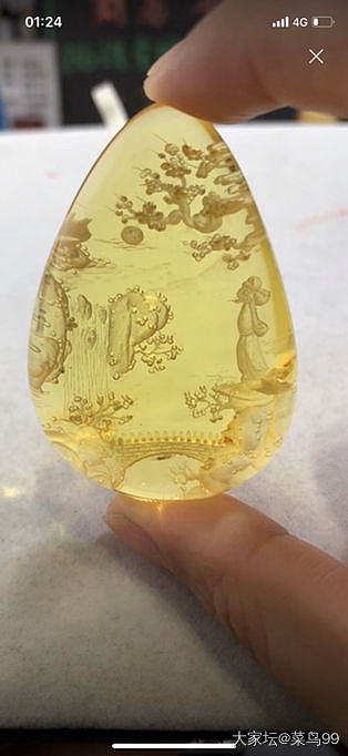 看看我收藏的琥珀阴雕_雕刻琥珀