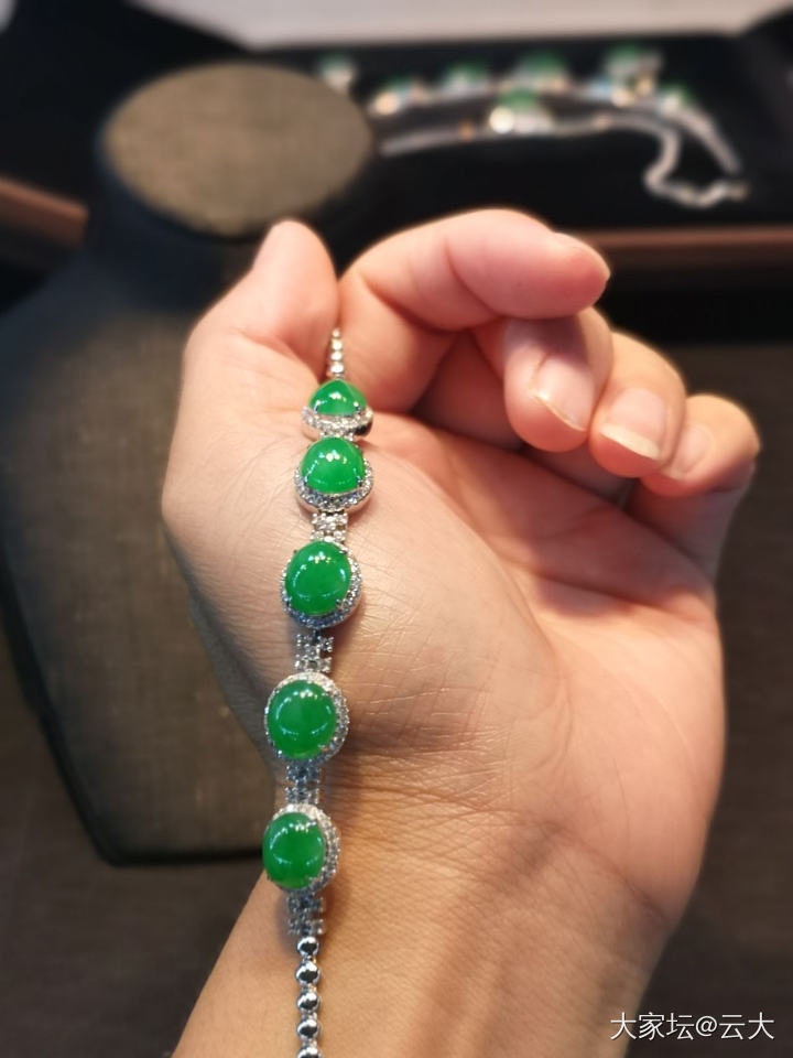 手镯不好找，其实手链，也可以的！_手链翡翠