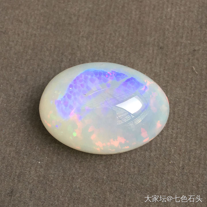 白色欧泊石_欧泊彩色宝石