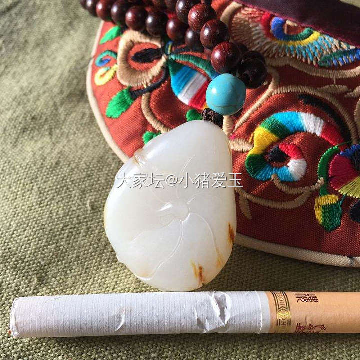 和田玉籽料荷花牌_挂件和田玉