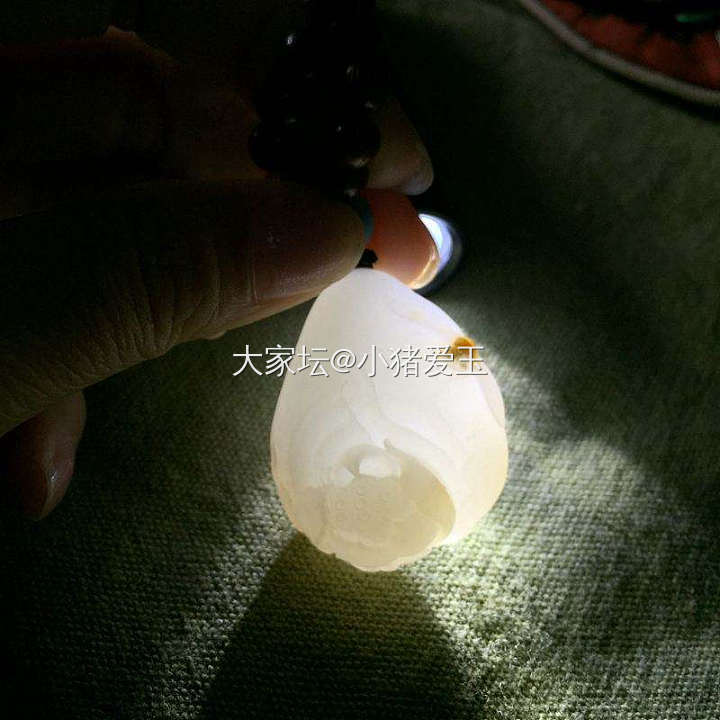 和田玉籽料荷花牌_挂件和田玉