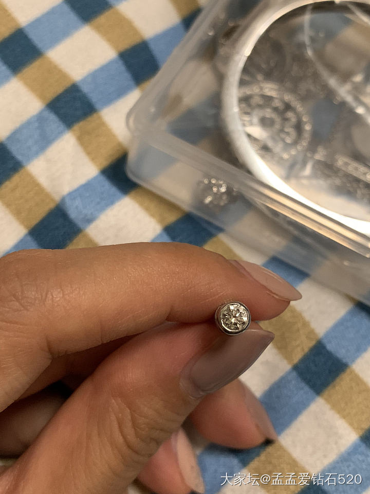 求教，两颗拆下来的10分小钻还能做啥？_求款式钻石