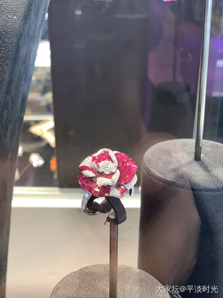 北京珠宝展匆匆一瞥_展会彩色宝石翡翠