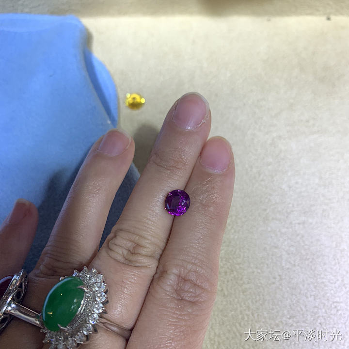 北京珠宝展匆匆一瞥_展会彩色宝石翡翠