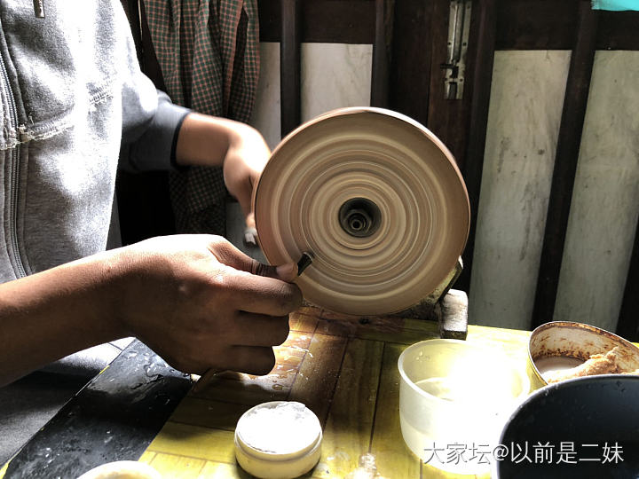 浅谈月光宝石的种水，颜色，以及对应的价值，附多颗对比图_月光石