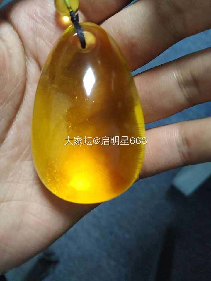 这块蜜蜡，看来这辈子都难以看到它包浆了！_蜜蜡琥珀蜜蜡