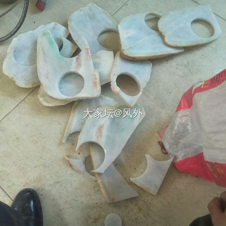 赌了个石头，运气还不错_赌石