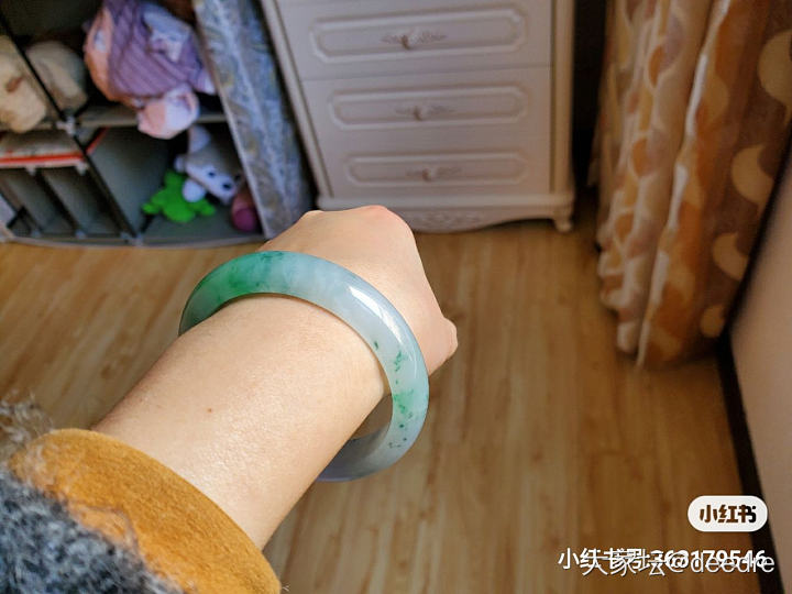 亲们帮忙看看_手镯翡翠