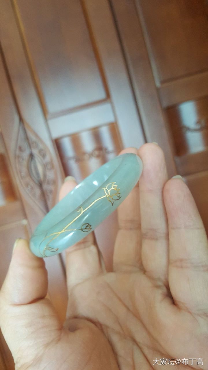 镶了断镯，觉得很笨。_镶嵌手镯和田玉