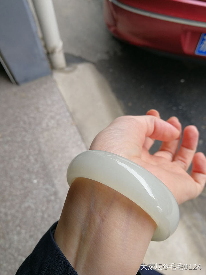 青海料手镯 第一次戴你出门 阴天_手镯和田玉