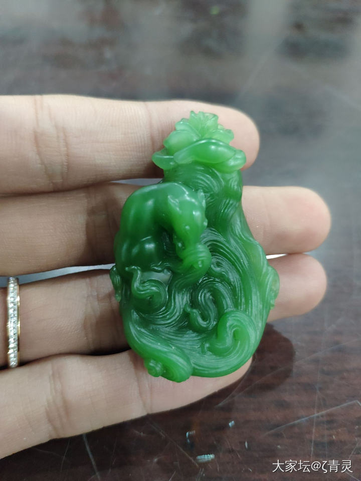 岁久人无千日好，春深花有几时红。是非入耳君须忍，半作痴呆半作聋。 ​​​_和田玉