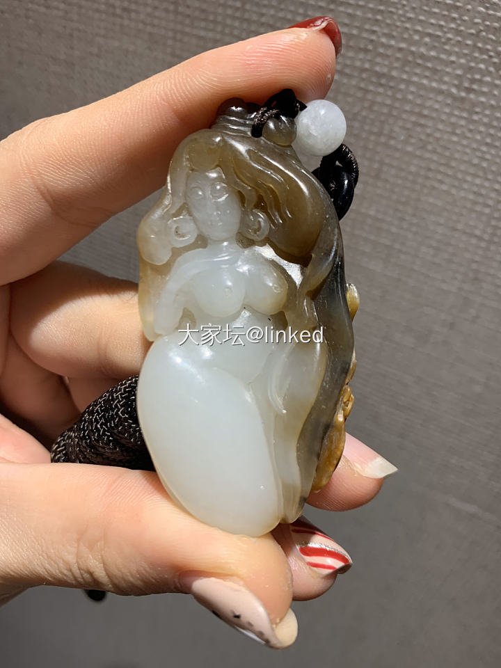 来看看这个神奇的雕刻_挂件和田玉