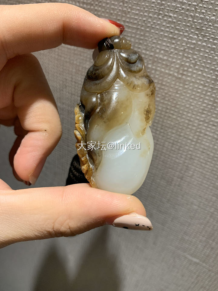来看看这个神奇的雕刻_挂件和田玉