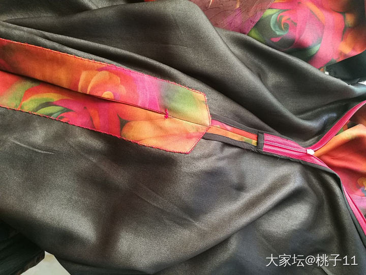 年关将近，犒劳一下辛苦了一年的自己，做一件双面缎香云纱改良款旗袍_穿搭