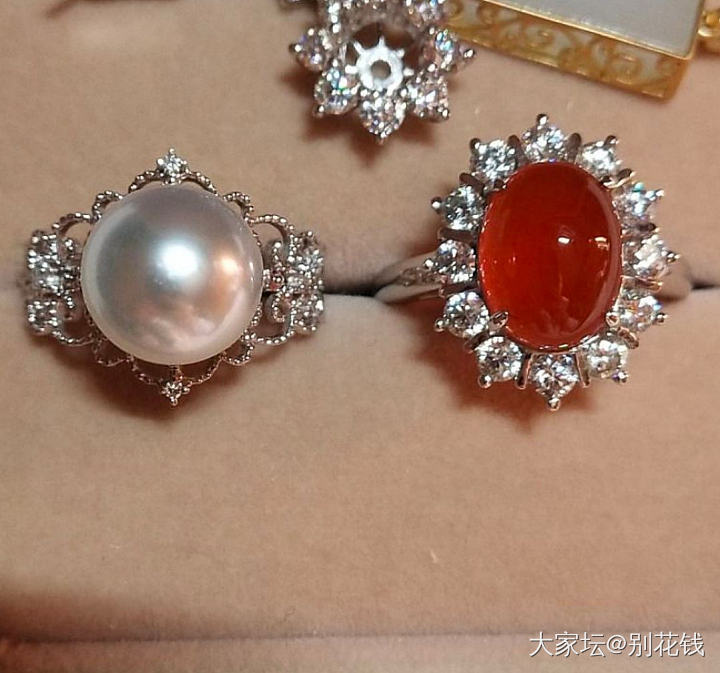 求南红戒指镶嵌款式_彩色宝石