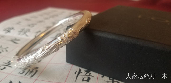 深深的被浮雕的银镯吸引！坛友们请甩图过来，点燃我前进的灯塔！_手镯银
