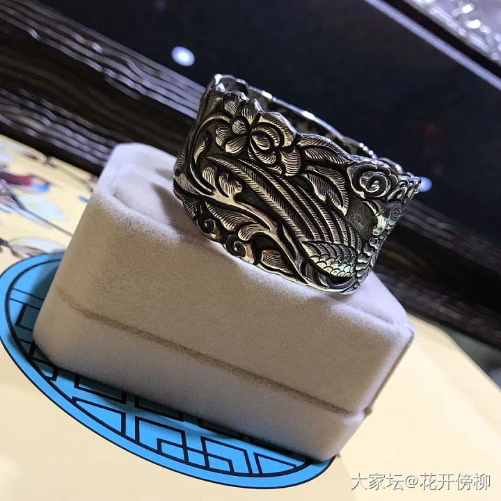 深深的被浮雕的银镯吸引！坛友们请甩图过来，点燃我前进的灯塔！_手镯银