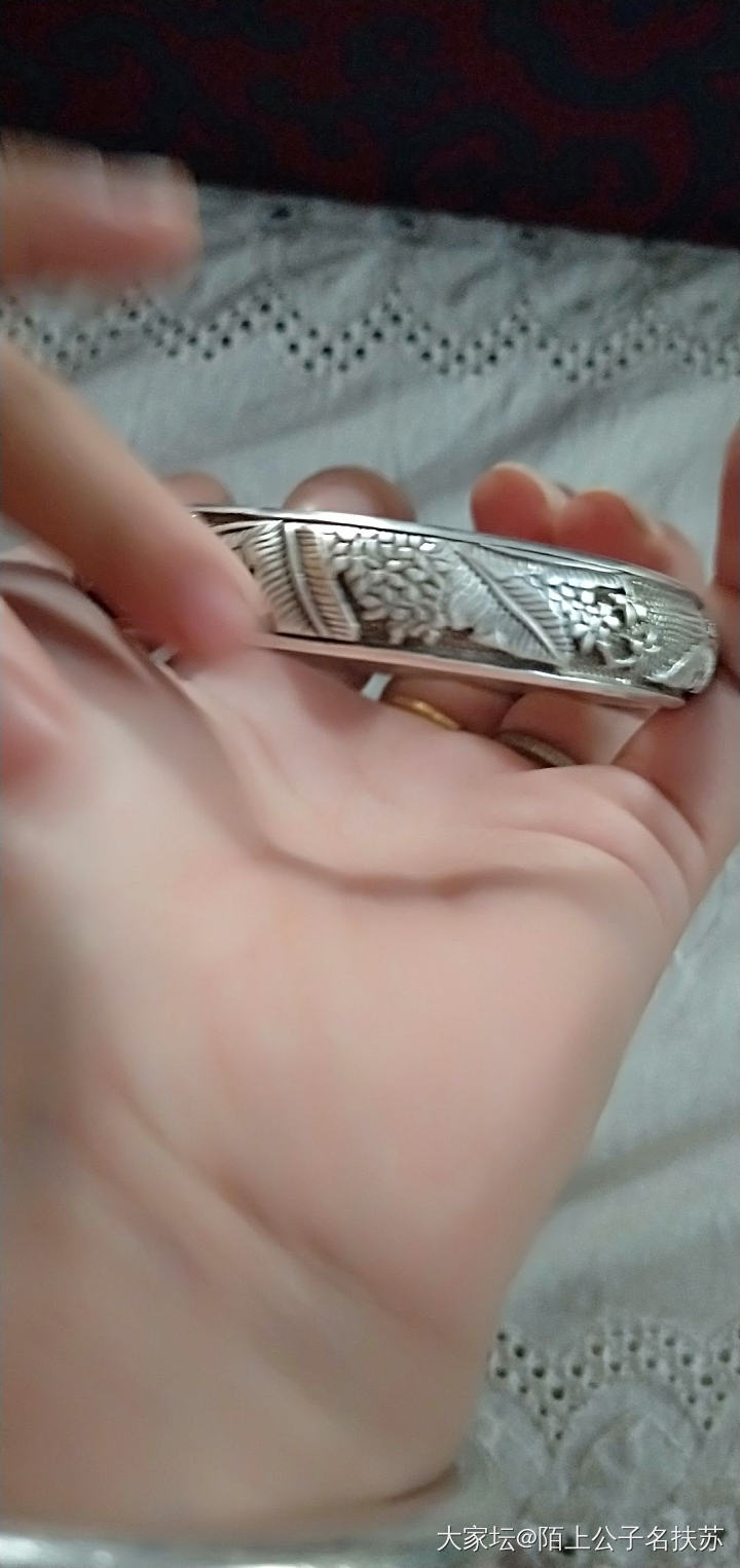 深深的被浮雕的银镯吸引！坛友们请甩图过来，点燃我前进的灯塔！_手镯银
