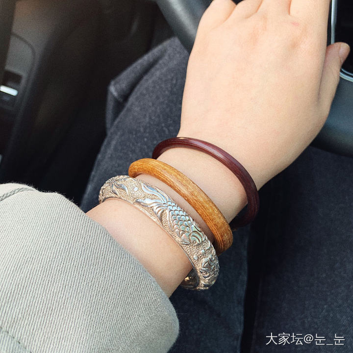 深深的被浮雕的银镯吸引！坛友们请甩图过来，点燃我前进的灯塔！_手镯银