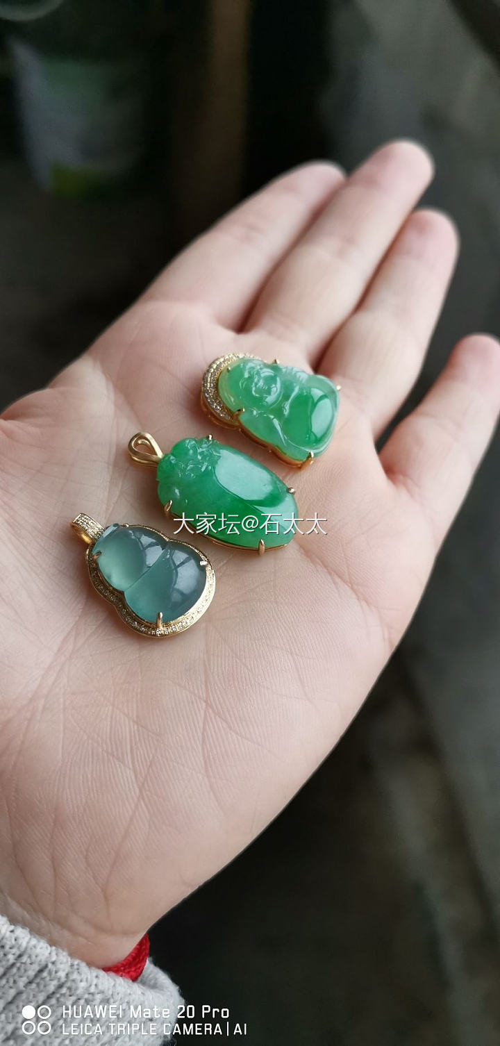 翡翠—想知道老蓝水和天空蓝的翡翠实际佩戴效果_吊坠翡翠