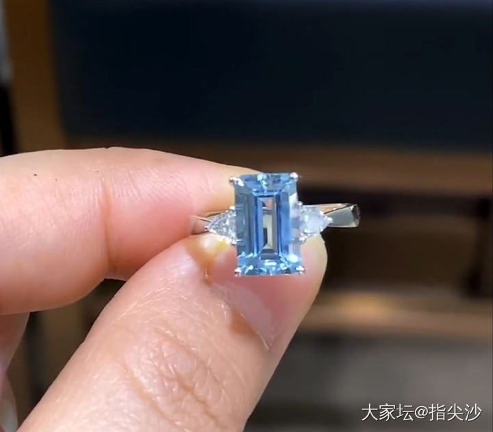想入这颗海蓝宝 大家说值不值_海蓝宝