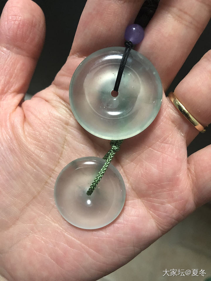 小金蟾和，两个裸石蛋面怎么镶嵌好呢？小金蟾想镶嵌一个戒指，裸石蛋面确实不知道干嘛..._戒面吊坠翡翠