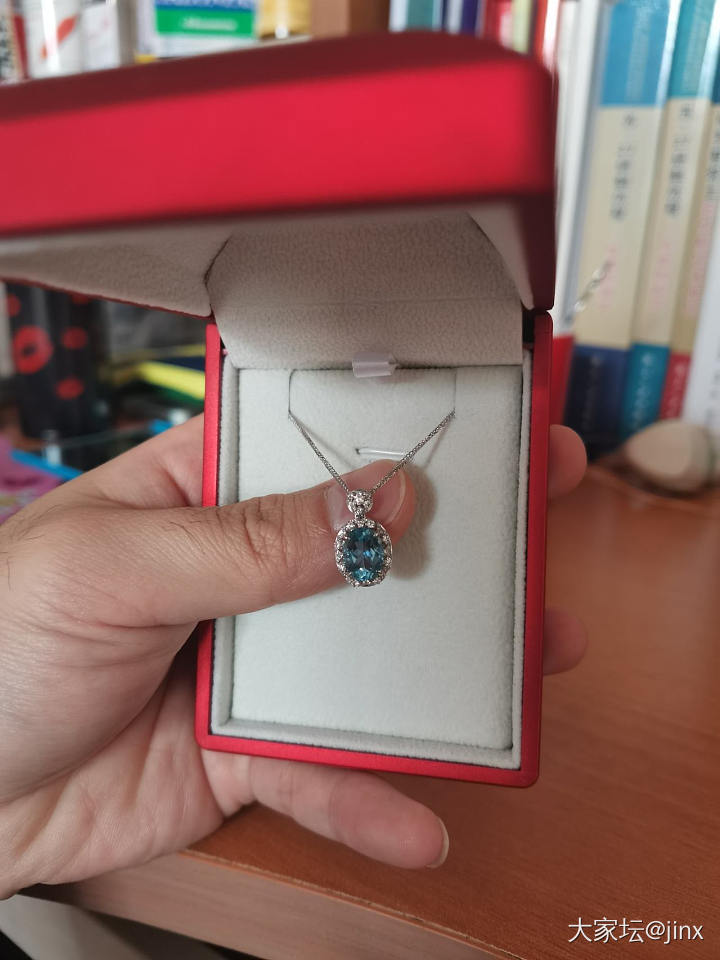秀个海蓝吊坠_海蓝宝