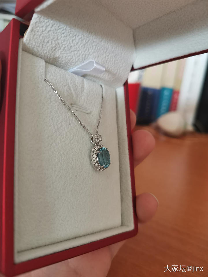 秀个海蓝吊坠_海蓝宝