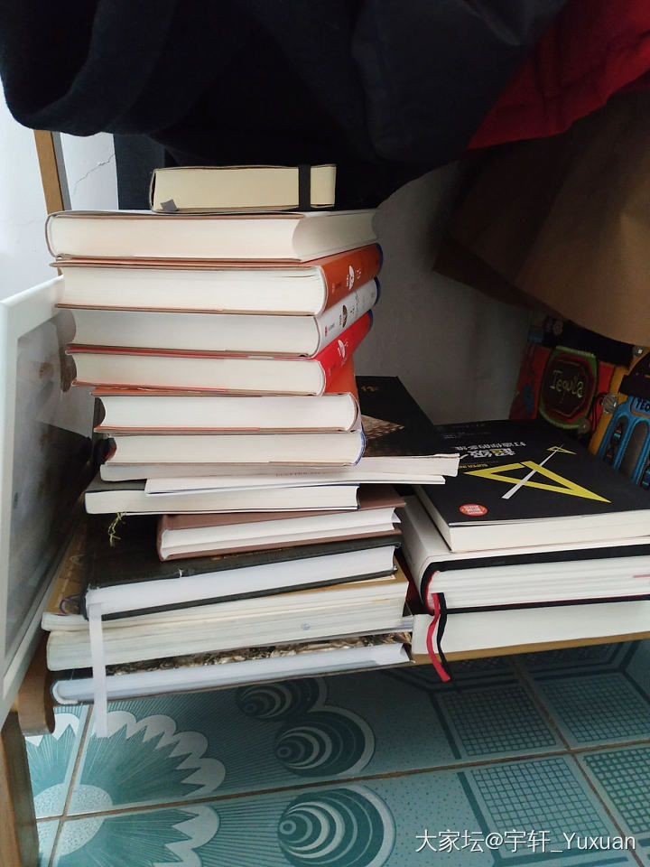 晒一下书，这几年的一部分
毕业从零开始，全凭喜欢，进入珠宝行业，今年第七个年头。..._设计