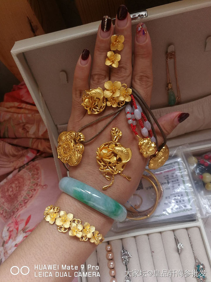 现在看看以前的金价，现在是真下不了手了，_琳琅满目金