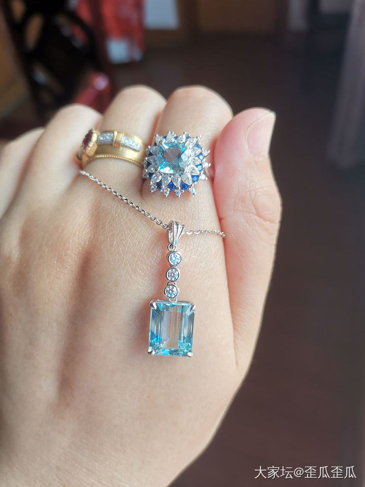 请问这颗海蓝宝克拉价多少不算被坑？_海蓝宝