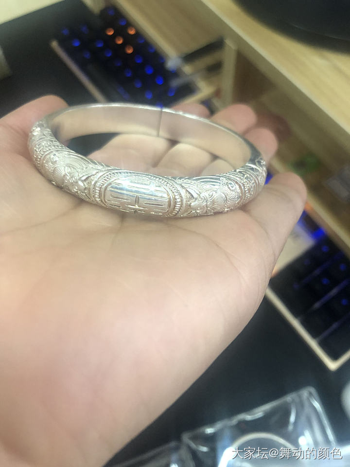 来晒晒你们戴旧的银镯啊~_手镯银
