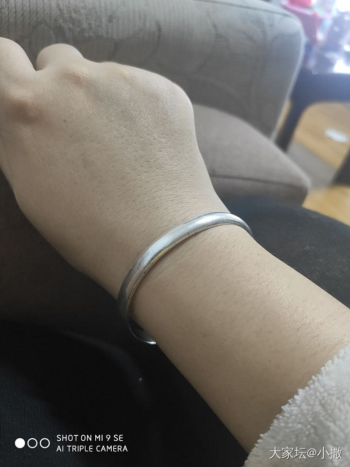 来晒晒你们戴旧的银镯啊~_手镯银