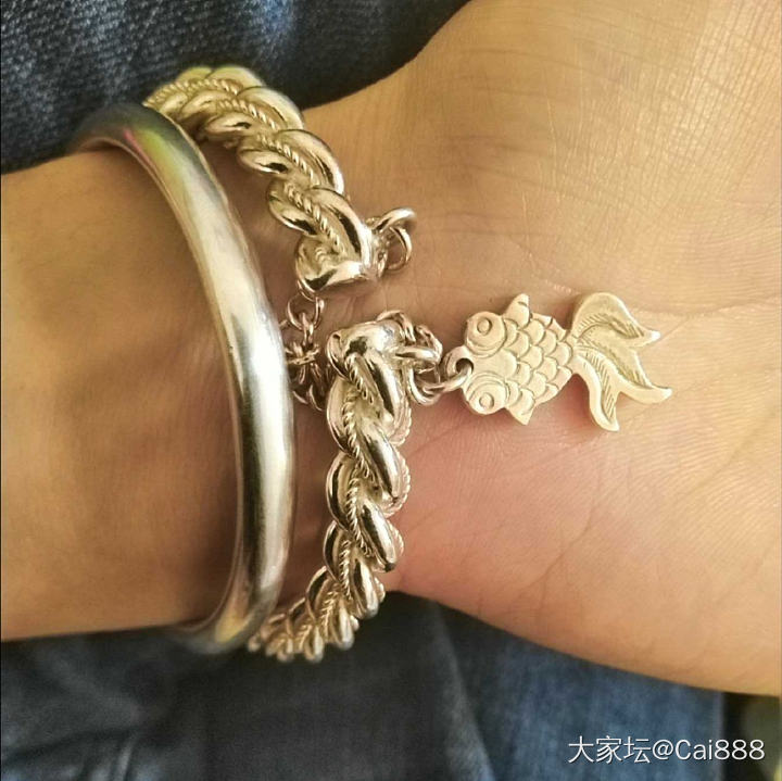 来晒晒你们戴旧的银镯啊~_手镯银
