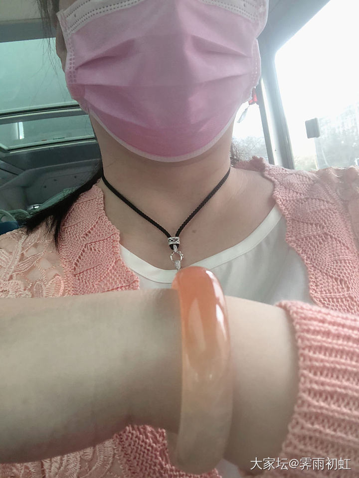 学习女王也讲究一回。同色系口罩。🥳_翡翠