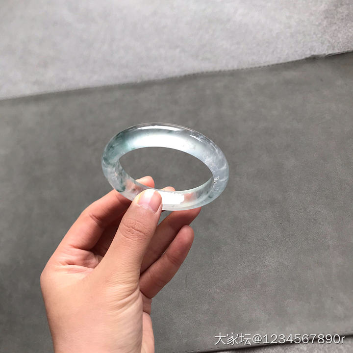 品质的翡翠手镯_翡翠