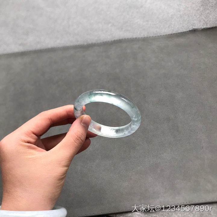 品质的翡翠手镯_翡翠