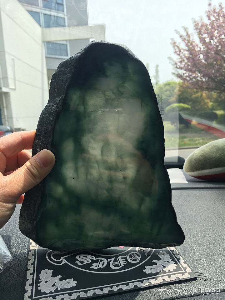 翡翠让人上瘾啊，接触翡翠几个月了。开始为了给媳妇挑个手镯，成品感觉没有安全感，就..._原石翡翠