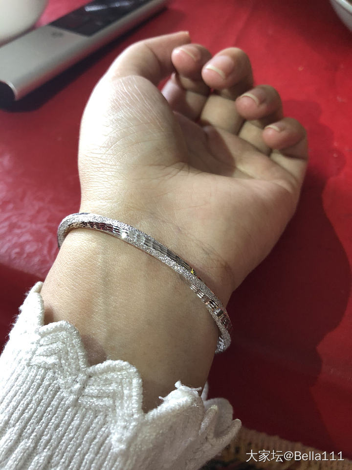 收了坛友的扭扭，闪是真闪，好看是真好看_手镯铂