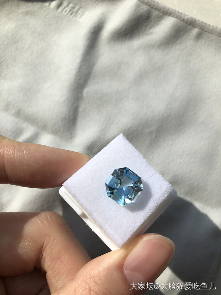托帕石清清爽爽 夏天镶嵌起来吧_海蓝宝