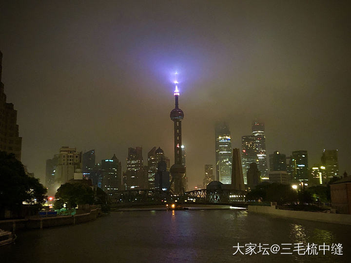 深夜的上海，凌晨一点。_上海旅游美食闲聊