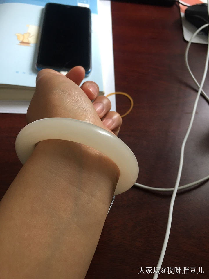 退了之后好心疼_手镯和田玉
